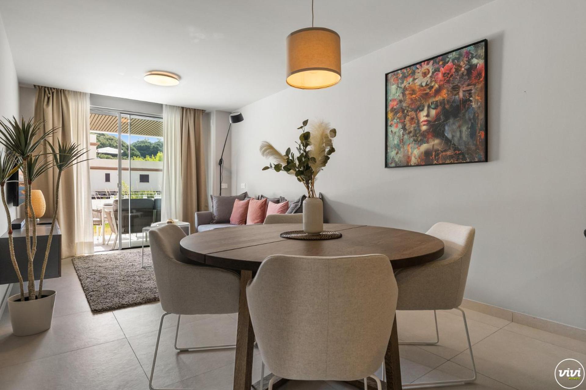 Vivi Homes - Cosy Pool, Gym &