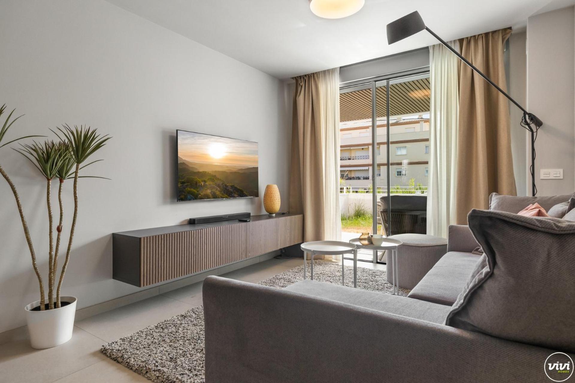 Vivi Homes - Cosy Pool, Gym & Appartement *