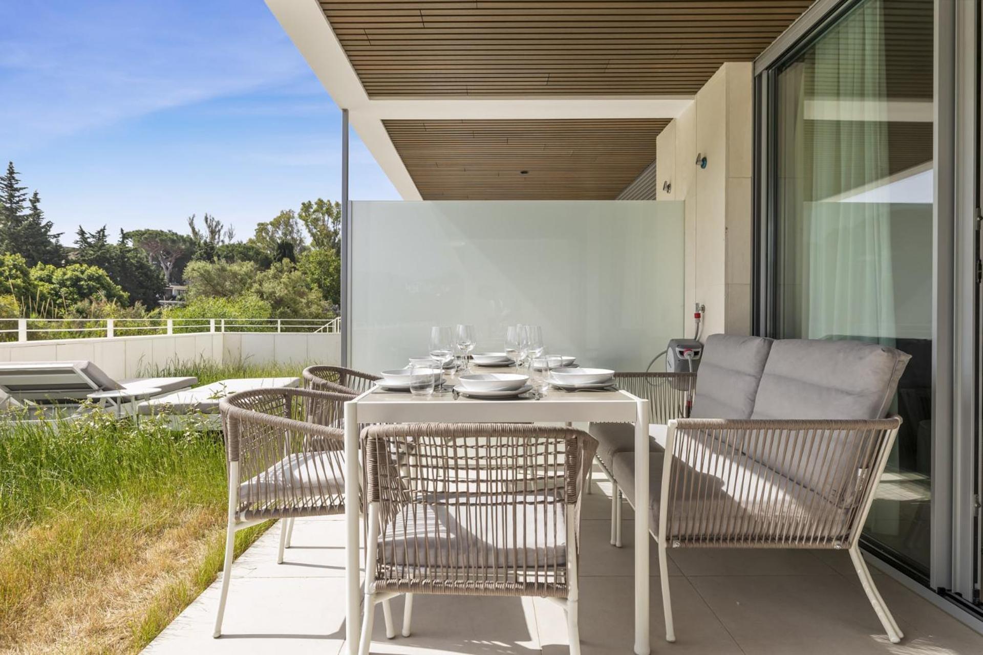 Vivi Homes - Cosy Pool, Gym & Marbellac