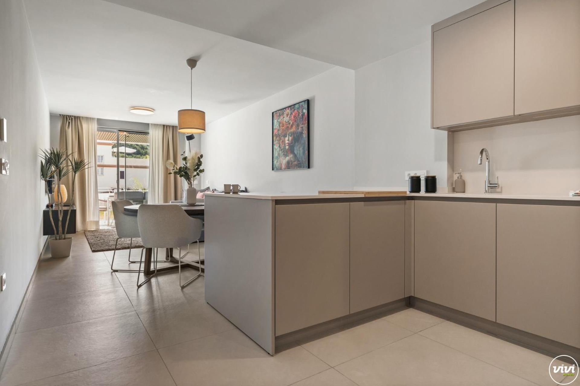 Apartment Vivi Homes - Cosy Pool, Gym & Marbella