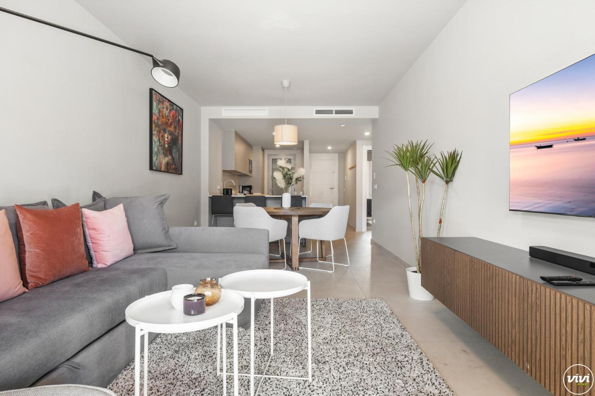 Apartment Vivi Homes - Cosy Pool, Gym & *
