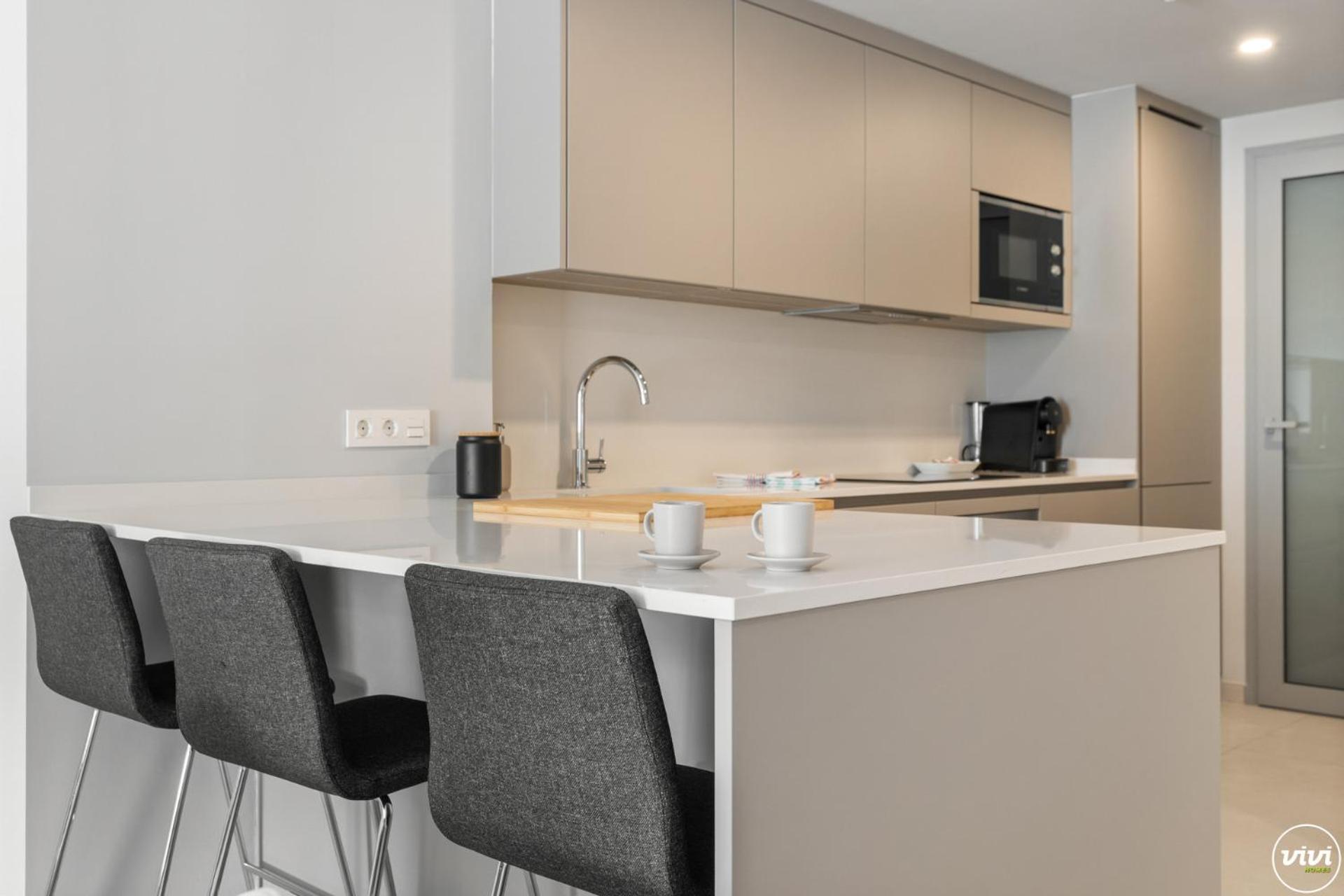 Vivi Homes - Cosy Pool, Gym & Apartment *