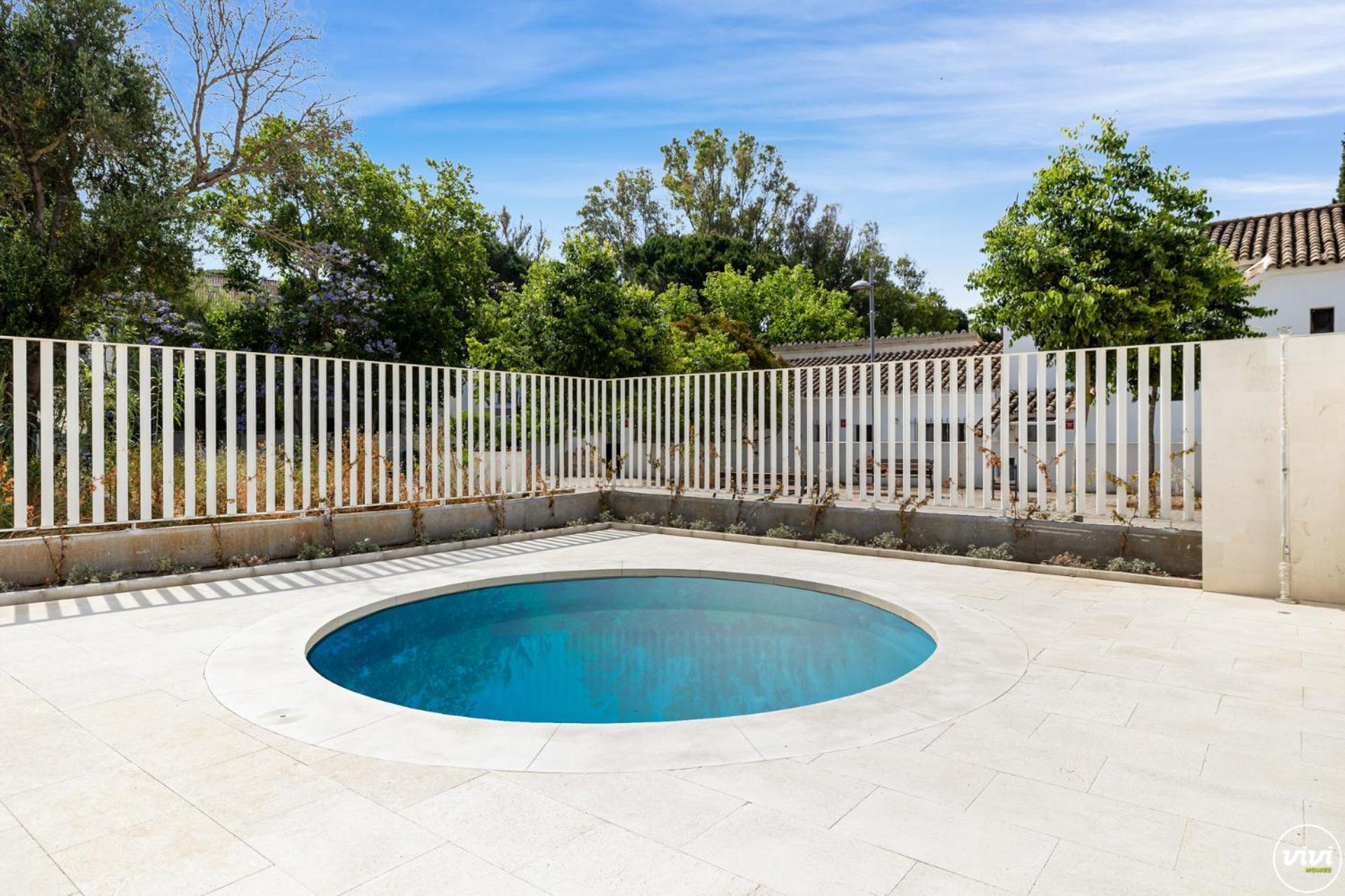 Apartment Vivi Homes - Cosy Pool, Gym & Marbella