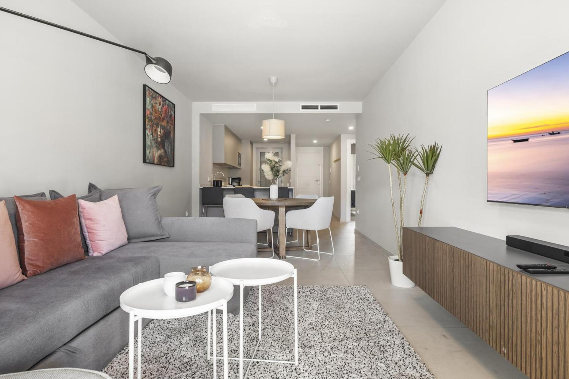 Vivi Homes - Cosy Pool, Gym &